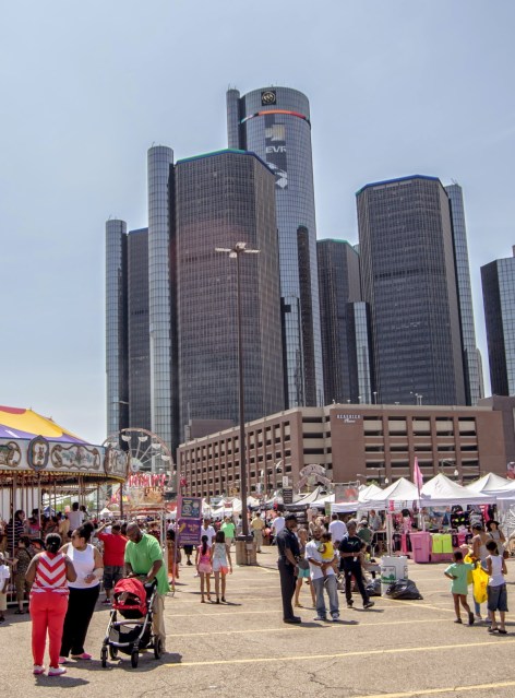 Renaissance Center Detroit River Days