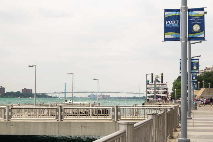 Detroit, Riverfront